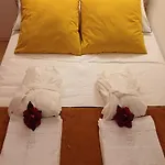 Paris With Added Zen Apartament